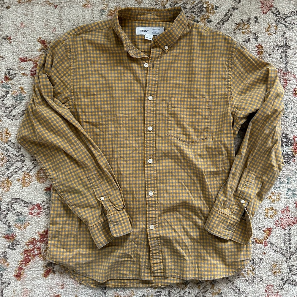 Mens Old Navy button down shirt size L